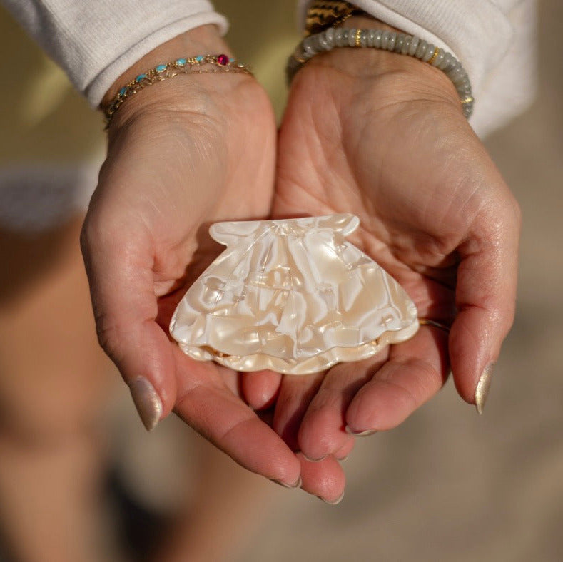 RPZL x PANDORA AMORATIS IVORY SHELL CLAW CLIP