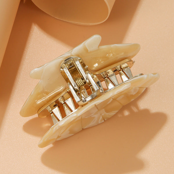 IVORY SHELL CLAW CLIP